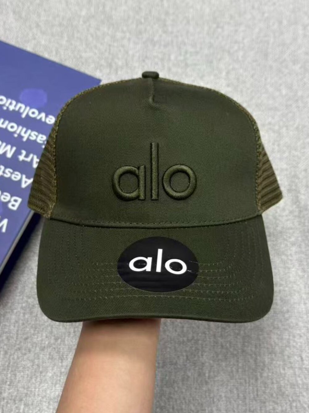 💚💚Alo Yoga District Trucker Hat Stealth Green NWT - Picture 3 of 6